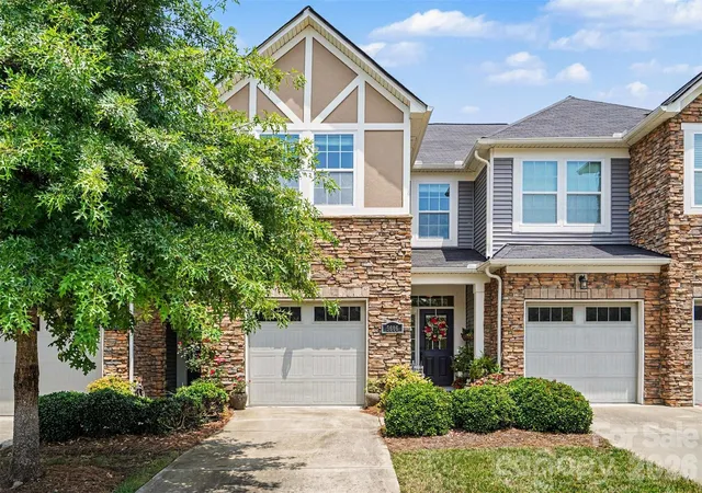 Photo 2 of Townhouse for sale at 5606 Stonewells Dr, Charlotte, NC 28278 | MLS# 4398404 | Listing updated on 2026-08-10