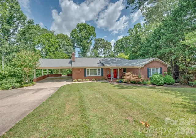 Homes for sale in Forest City, NC | 303 Elizabeth Ave, Forest City, NC 28043 | MLS# 4398405