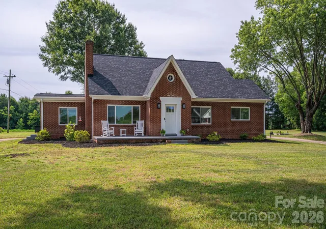 Homes for sale in Cherryville, NC | 1403 Wehunt Store Rd, Cherryville, NC 28021 | MLS# 4398432