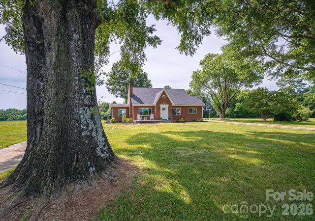 Homes for sale in Cherryville, NC | 1403 Wehunt Store Rd, Cherryville, NC 28021 | MLS# 4398432