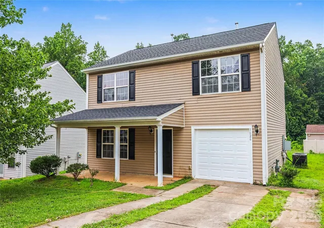 Photo 3 of Sale Pending at 5626 Graypark Dr, Charlotte, NC 28269 | MLS# 4398433 | Listing updated on 2026-09-22