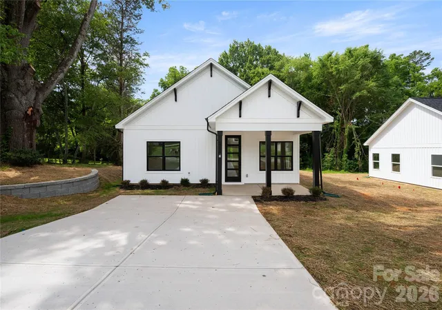 Homes for sale in Stanley, NC | 311 W Chestnut St, Stanley, NC 28164 | MLS# 4398444