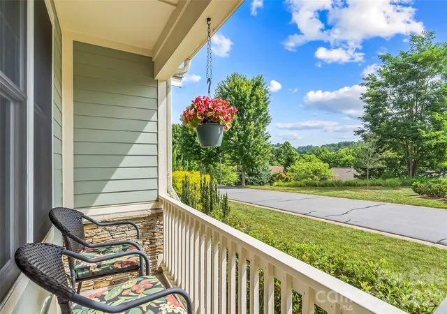 3rd image of 15 Craftsman View Dr, Asheville, NC 28804 | MLS# 4398453
