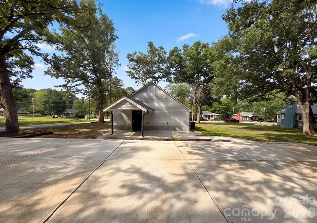 Homes for sale in Salisbury, NC | 604 Rowan Mills Rd, Salisbury, NC 28147 | MLS# 4398462