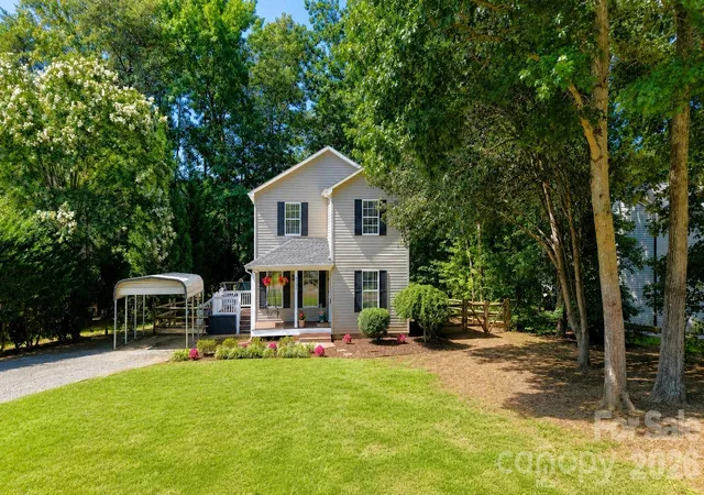 Photo 1 of Single family home for sale at 7734 Red Robin Trl, Denver, NC 28037 | MLS# 4398482 | Listing updated on 2026-08-29