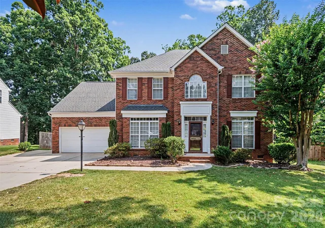 Homes for sale in Matthews, NC | 1421 Moonstone Dr, Matthews, NC 28105 | MLS# 4398485