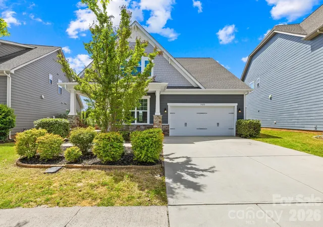 Photo 2 of Single family home for sale at 3022 Oakmere Rd, Waxhaw, NC 28173 | MLS# 4398486 | Listing updated on 2026-10-03