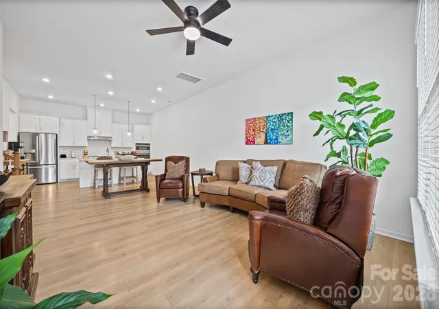 Photo 4 of Townhouse for sale at 3118 Beacon Hts Rd, Fort Mill, SC 29707 | MLS# 4398514 | Listing updated on 2026-08-29