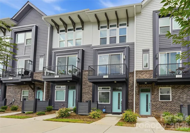 Photo 3 of Townhouse for sale at 235 S Bruns Ave, Charlotte, NC 28208 | MLS# 4398515 | Listing updated on 2026-08-29