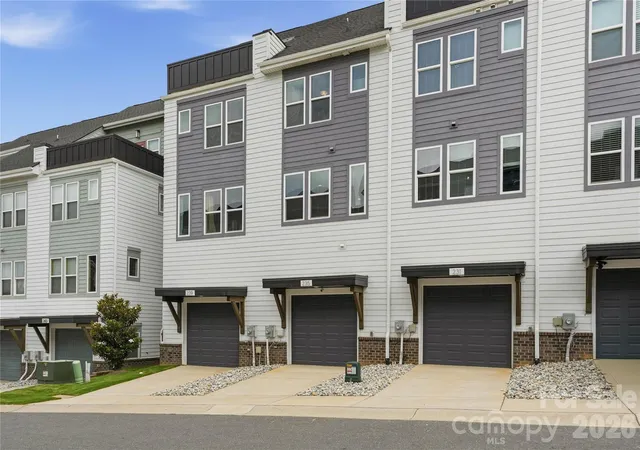 Photo 3 of Townhouse for sale at 235 S Bruns Ave, Charlotte, NC 28208 | MLS# 4398515 | Listing updated on 2026-08-29
