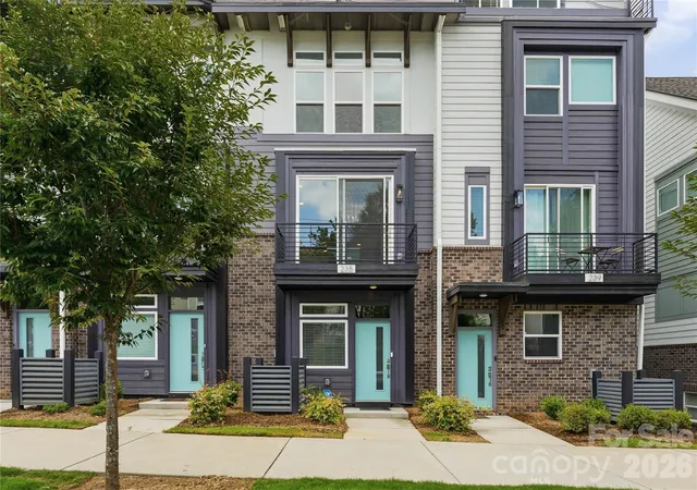 Photo 4 of Townhouse for sale at 235 S Bruns Ave, Charlotte, NC 28208 | MLS# 4398515 | Listing updated on 2026-08-29