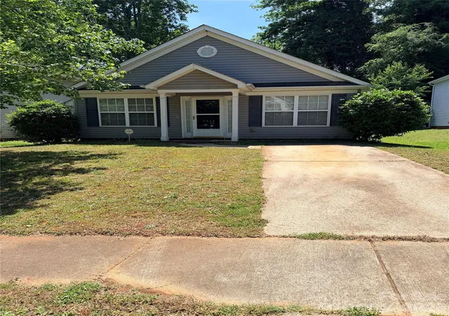 Photo 2 of Sale Pending at 3834 Brookchase Ln, Charlotte, NC 28205 | MLS# 4398531 | Listing updated on 2026-10-03