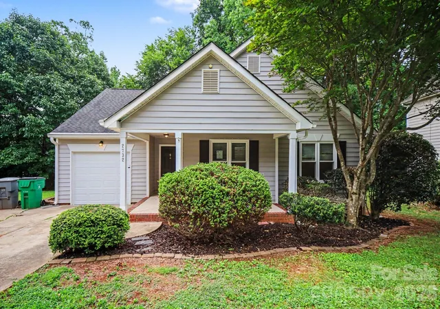 Photo 1 of Single family home for sale at 2732 Black Walnut Ln, Charlotte, NC 28262 | MLS# 4398539 | Listing updated on 2026-08-10