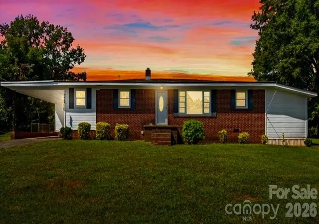 Photo 1 of Single family home for sale at 420 Bear Crk Rd, Shelby, NC 28152 | MLS# 4398541 | Listing updated on 2026-09-03