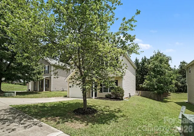 Homes for sale in Charlotte, NC | 5336 Beam Lake Dr, Charlotte, NC 28216 | MLS# 4398542