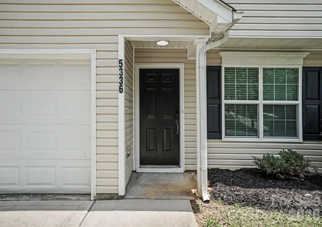 Homes for sale in Charlotte, NC | 5336 Beam Lake Dr, Charlotte, NC 28216 | MLS# 4398542
