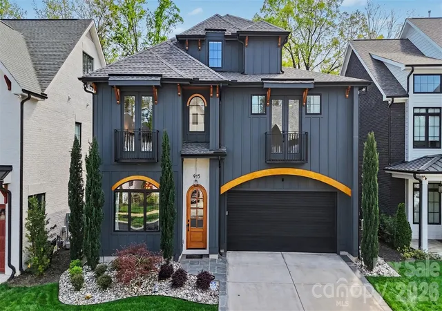 Photo 1 of Single family home for sale at 915 Laurel Crk Ln, Charlotte, NC 28211 | MLS# 4398548 | Listing updated on 2026-07-18