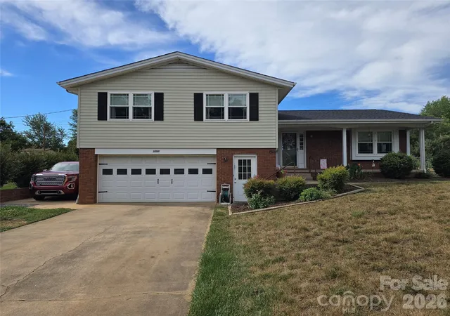 1st image of 5760 Valley Field Rd, Hickory, NC 28602 | MLS# 4398560