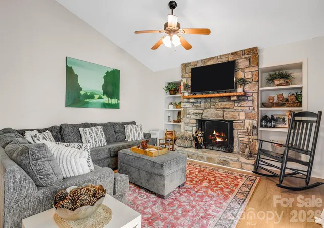 4th image of 950 Main St #5, Chimney Rock, NC 28720 | MLS# 4398579
