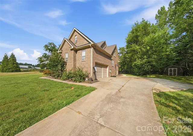 3rd image of 3724 Anderson Mountain Rd, Maiden, NC 28650 | MLS# 4398584