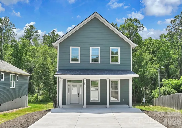 Single family home for sale at 225 Edgewood Rd S, Asheville, NC 28803 | MLS# 4398598 | Listing updated on 2026-09-25