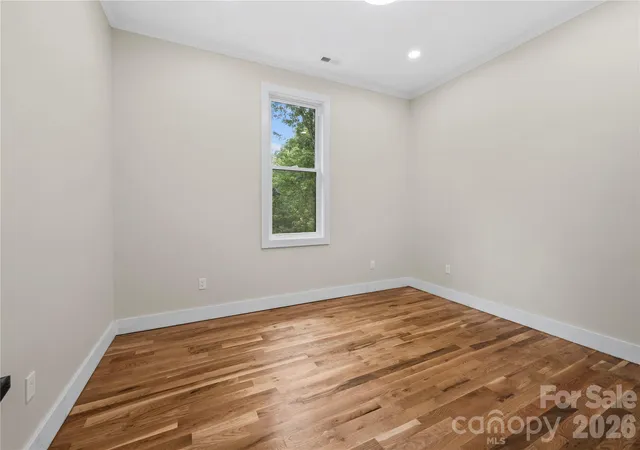 4th image of 210 Hickory Tree Ln, Hendersonville, NC 28739 | MLS# 4398599