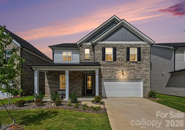 Photo 1 of Single family home for sale at 8230 Franklin Trl St, Charlotte, NC 28227 | MLS# 4398621 | Listing updated on 2026-10-04