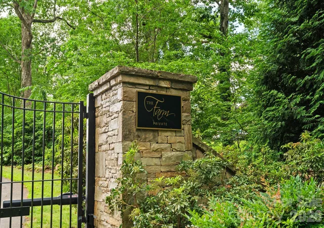 12th image of 12 Farm Pond Ln, Candler, NC 28715 | MLS# 4398627
