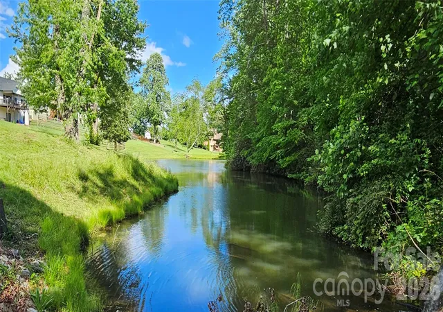 4th image of 12 Farm Pond Ln, Candler, NC 28715 | MLS# 4398627