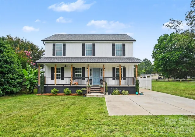 Homes for sale in Mount Holly, NC | 1001 Noles Dr, Mount Holly, NC 28120 | MLS# 4398647