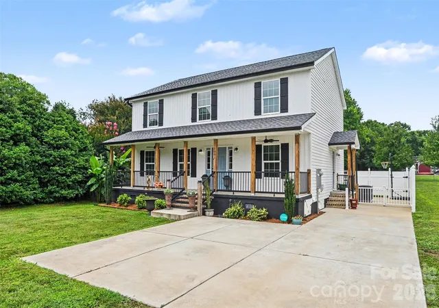 Homes for sale in Mount Holly, NC | 1001 Noles Dr, Mount Holly, NC 28120 | MLS# 4398647