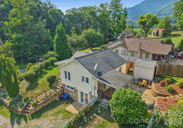 4th image of 120 Caring Pl Loop, Clyde, NC 28721 | MLS# 4398662