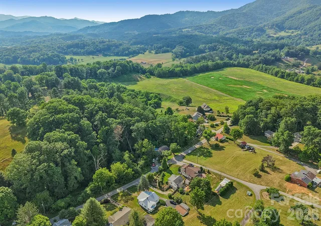 44th image of 120 Caring Pl Loop, Clyde, NC 28721 | MLS# 4398662