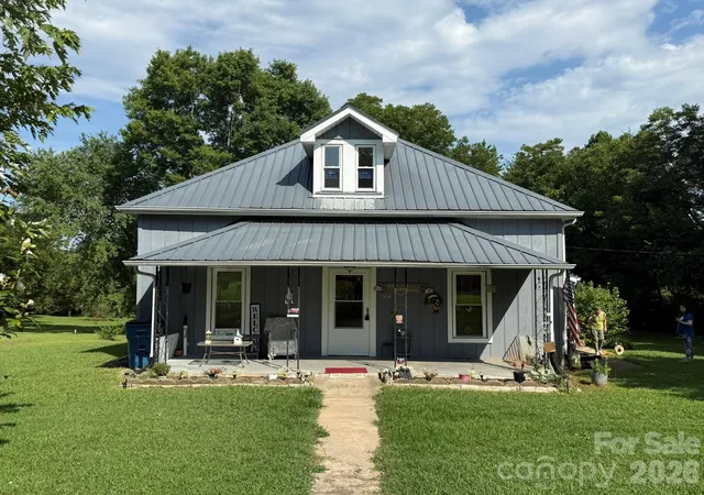 Photo 3 of Single family home for sale at 304 Main Ave W, Hildebran, NC 28637 | MLS# 4398663 | Listing updated on 2026-09-29