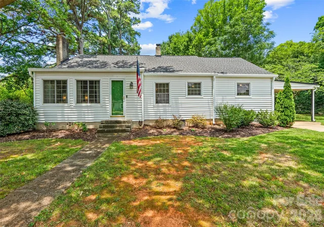 Photo 3 of Single family home for sale at 1019 Beverly Dr, Rock Hill, SC 29730 | MLS# 4398664 | Listing updated on 2026-08-28