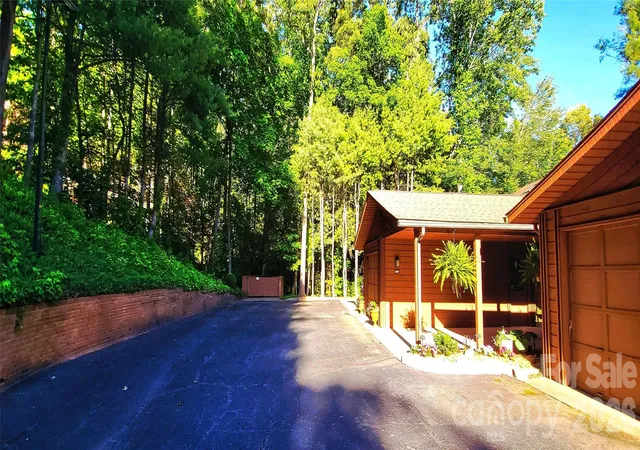 3rd image of 308 Woodfield Dr, Asheville, NC 28803 | MLS# 4398698