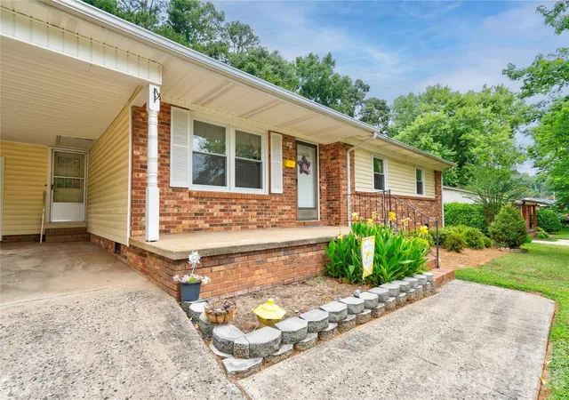 Photo 2 of Single family home for sale at 508 Leander St, Shelby, NC 28152 | MLS# 4398707 | Listing updated on 2026-08-17