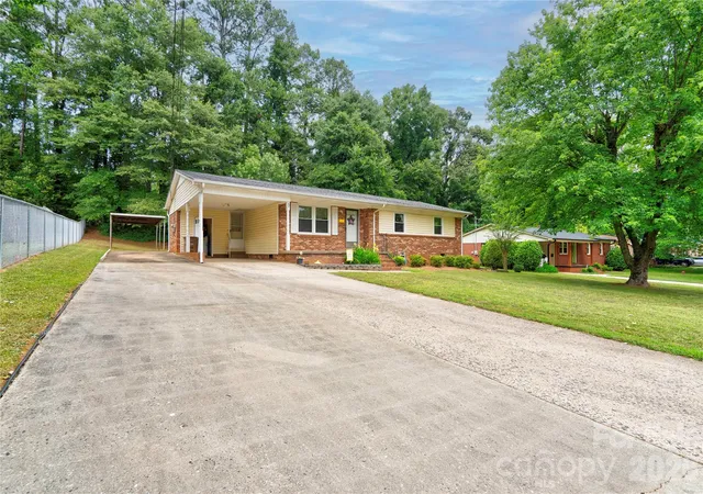 Photo 3 of Single family home for sale at 508 Leander St, Shelby, NC 28152 | MLS# 4398707 | Listing updated on 2026-08-17