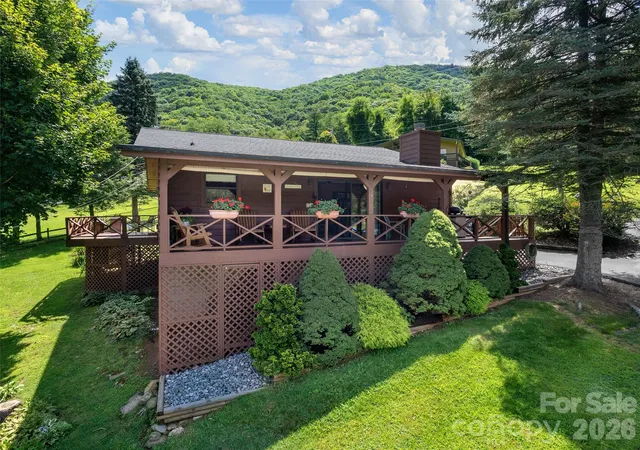 Photo 1 of Single family home for sale at 85 Hillcrest Rd, Maggie Valley, NC 28751 | MLS# 4398750 | Listing updated on 2026-08-31