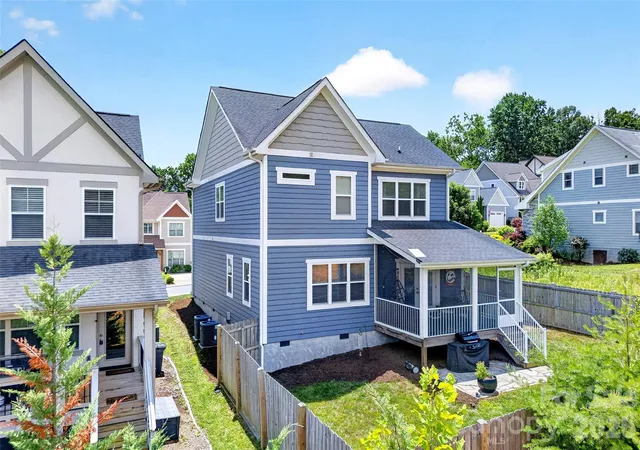 Photo 5 of Single family home for sale at 22 Tudor Way, Black Mountain, NC 28711 | MLS# 4398761 | Listing updated on 2026-09-03
