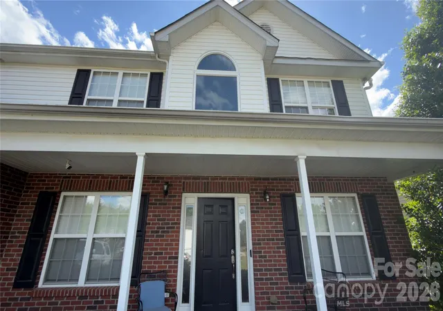 Photo 1 of Single family home for sale at 5227 Eagle Crk Dr, Charlotte, NC 28269 | MLS# 4398762 | Listing updated on 2026-07-28