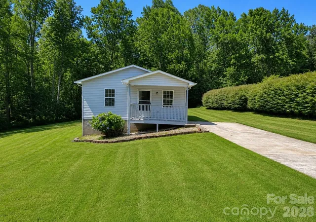 Photo 1 of Single family home for sale at 4843 Mayfield Dr, Granite Falls, NC 28630 | MLS# 4398784 | Listing updated on 2026-09-29