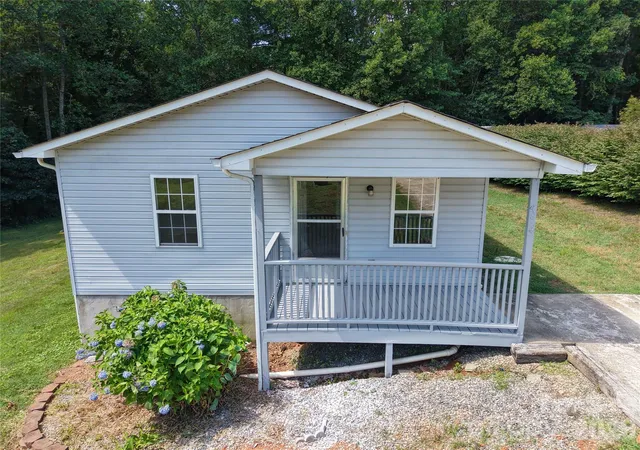 Photo 2 of Single family home for sale at 4843 Mayfield Dr, Granite Falls, NC 28630 | MLS# 4398784 | Listing updated on 2026-09-29