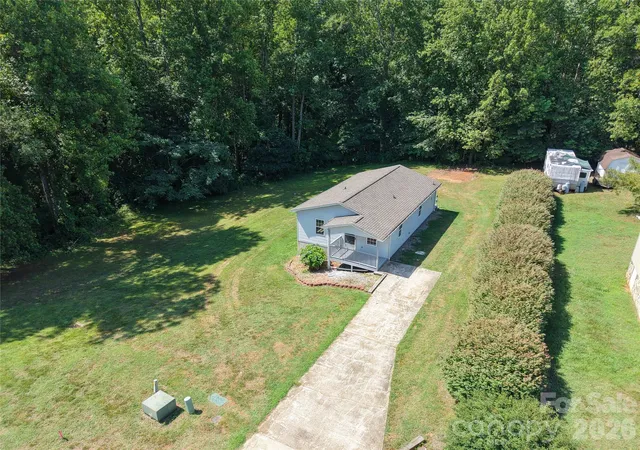 Photo 3 of Single family home for sale at 4843 Mayfield Dr, Granite Falls, NC 28630 | MLS# 4398784 | Listing updated on 2026-09-29