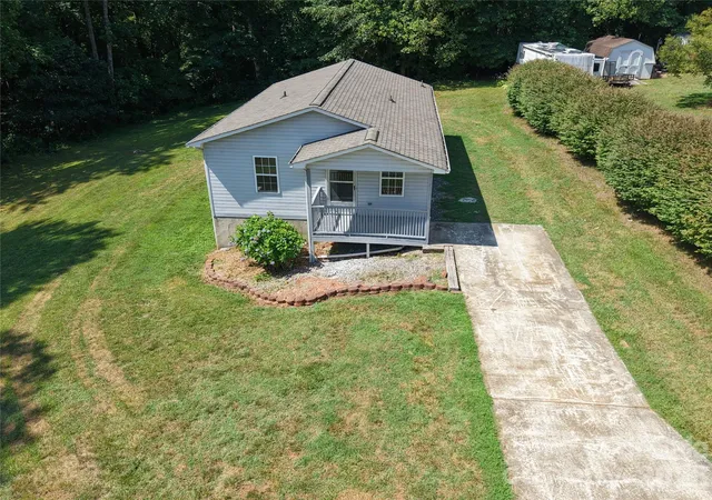Photo 4 of Single family home for sale at 4843 Mayfield Dr, Granite Falls, NC 28630 | MLS# 4398784 | Listing updated on 2026-09-29