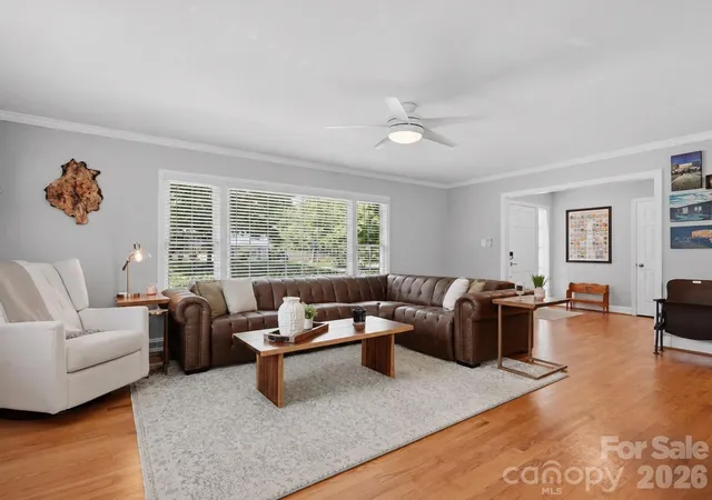 Photo 4 of Single family home for sale at 1730 Delchester Dr, Charlotte, NC 28210 | MLS# 4398789 | Listing updated on 2026-09-02