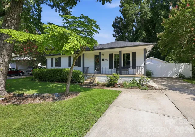 Photo 4 of Single family home for sale at 4116 Tipperary Pl, Charlotte, NC 28215 | MLS# 4398793 | Listing updated on 2026-10-02