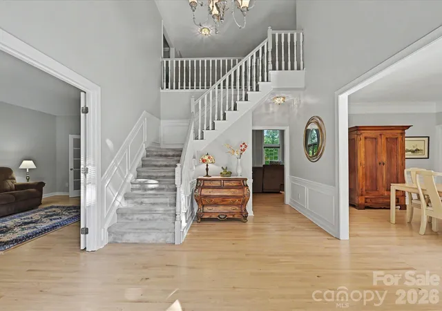 Photo 3 of Single family home for sale at 5710 Kinglet Ln, Charlotte, NC 28269 | MLS# 4398828 | Listing updated on 2026-08-22