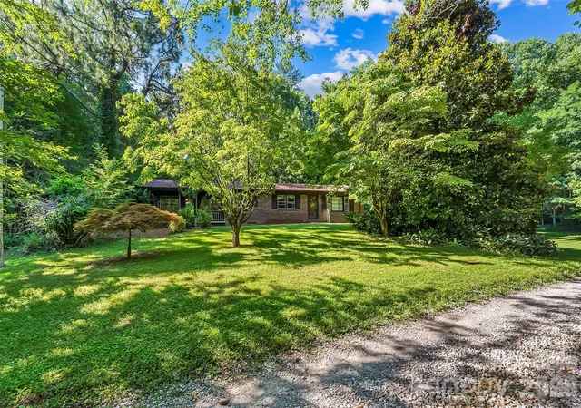 Photo 2 of Single family home for sale at 215 N Frk River Rd, Marion, NC 28752 | MLS# 4398837 | Listing updated on 2026-09-01