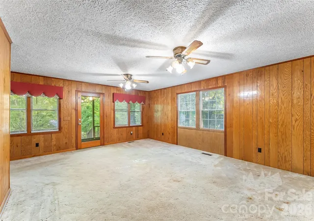 Photo 5 of Single family home for sale at 215 N Frk River Rd, Marion, NC 28752 | MLS# 4398837 | Listing updated on 2026-09-01